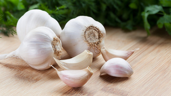 Garlic: A Superfood to Boost Your Health and Flavor Your Meals